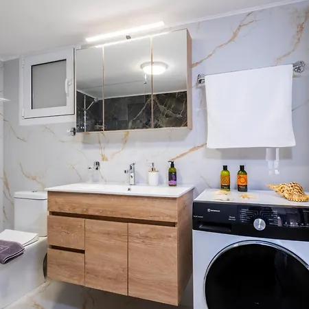 Apartman Urban Elegance, 3-bedroom Flat In Heart Of Chania Hriszí Aktí Haniá